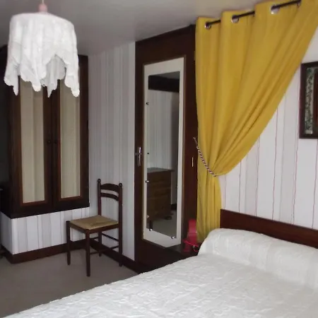 Maison Typique Dans Petit Village * Ribérac